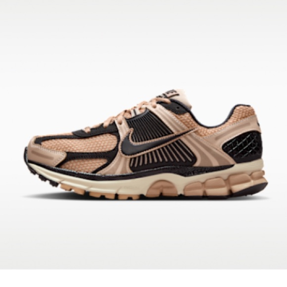 Nike Women's Zoom Vomero 5.5 in Sanddrift Hemp White Black